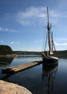 T/S Britta vid flytbryggan på Ulvön
